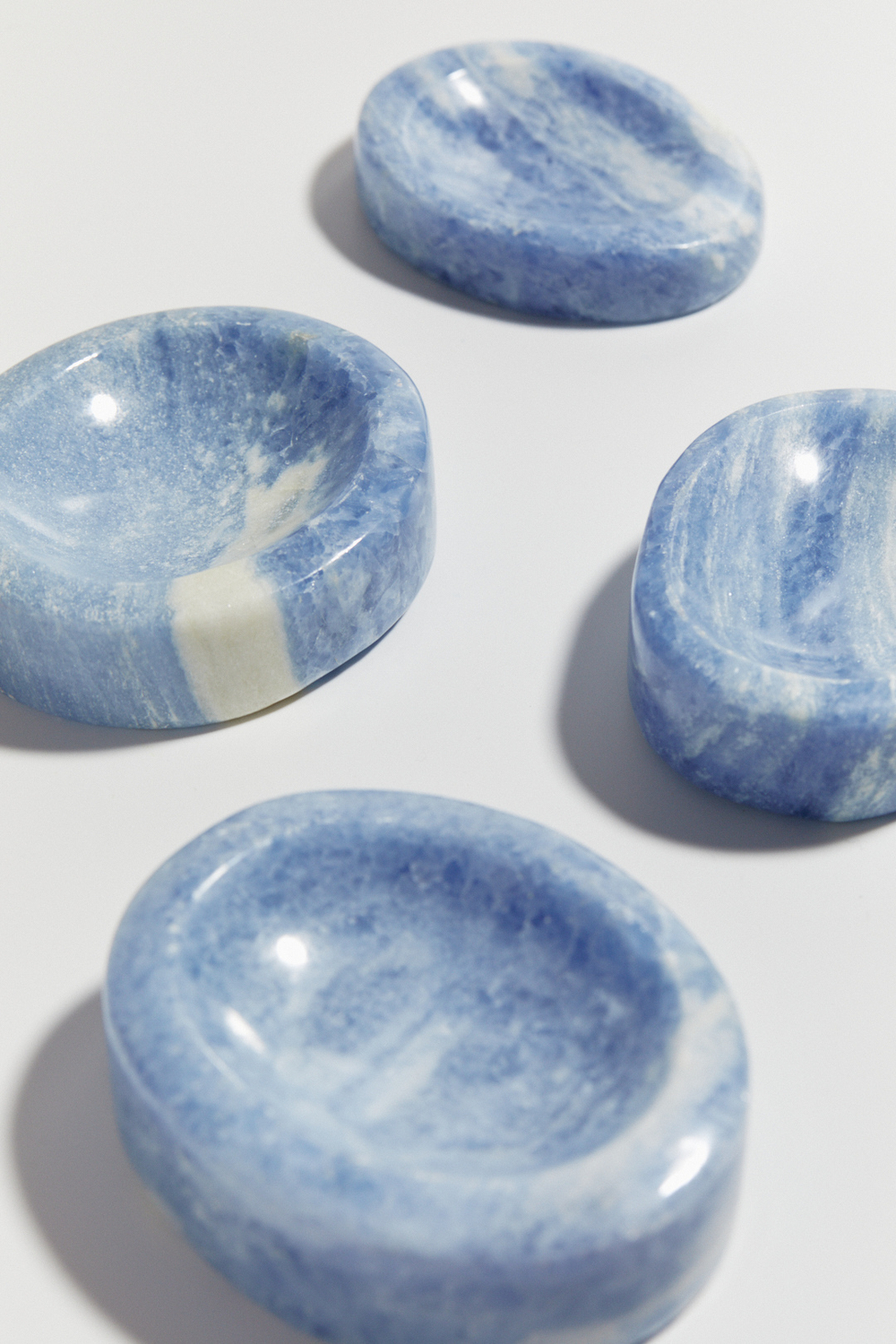 Тарелочка из голубого кальцита