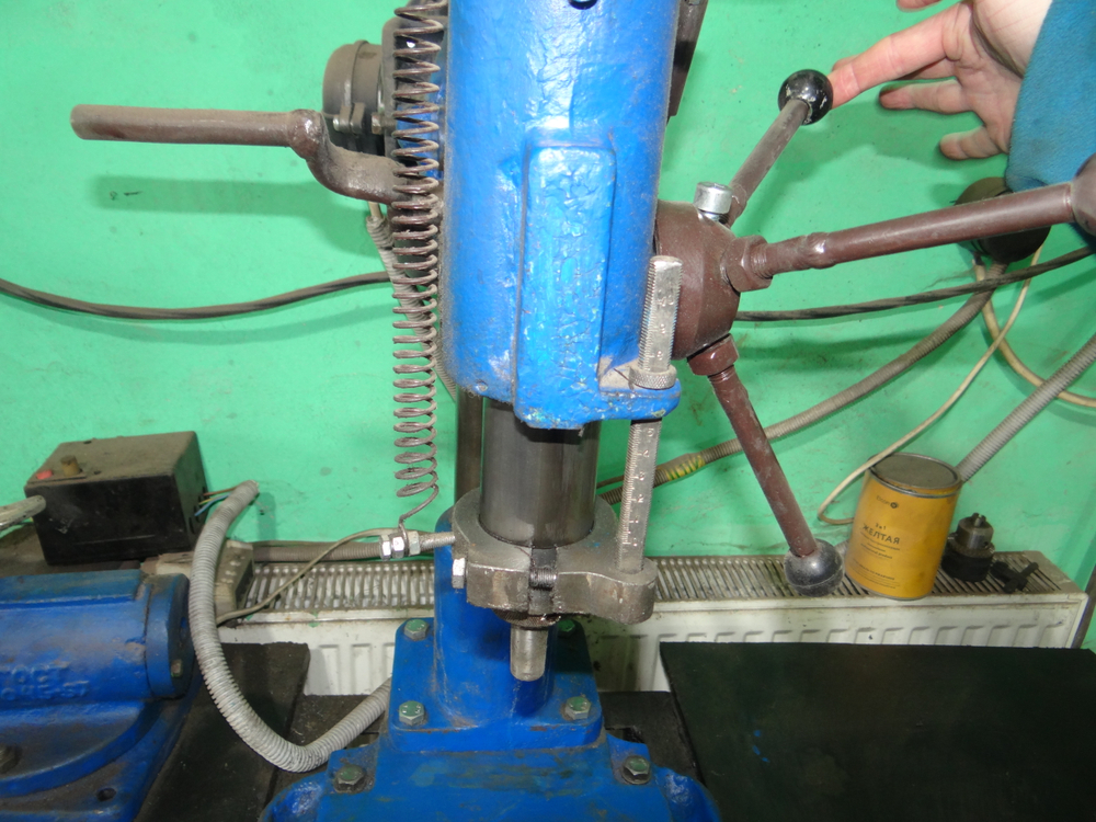 Станок сверлильный