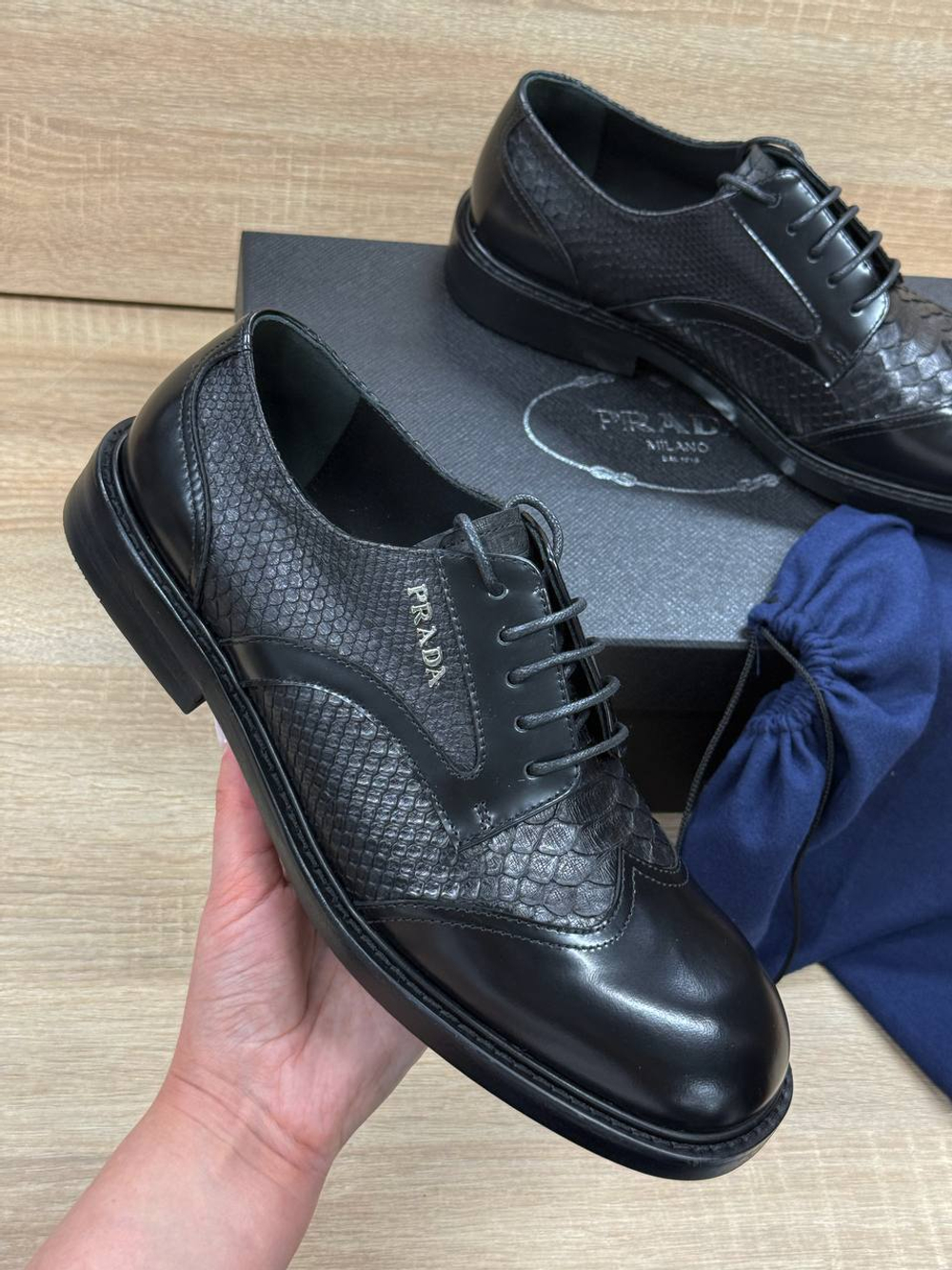 Туфли с вставками из кожи питона Prada