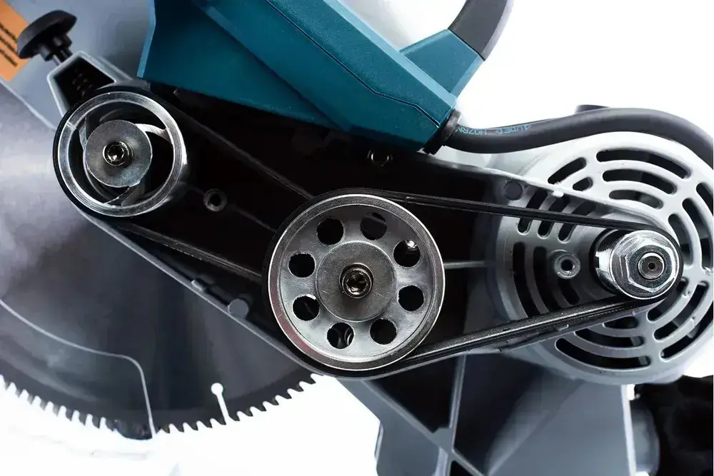 Пила торцовочная, 25,5 - диск dсм, 2000 Вт, шнур - 2 м, металл, разноцветный