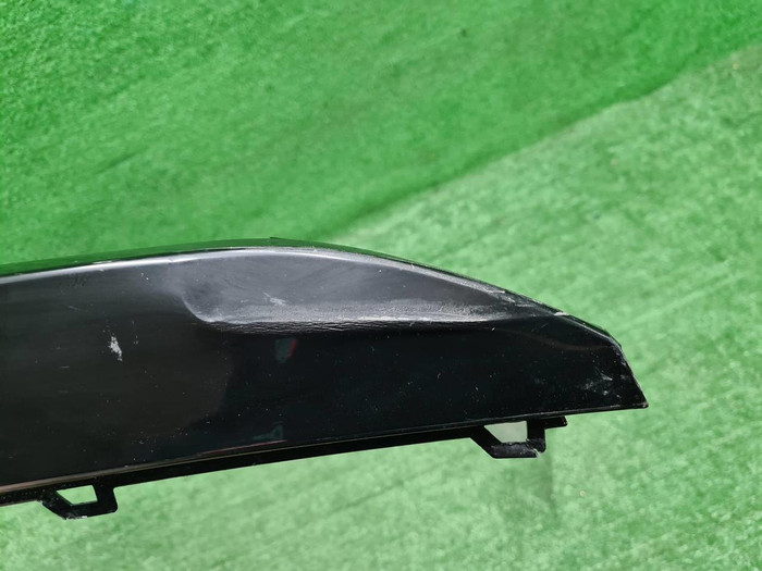 Накладка переднего бампера пр. BMW 7er G70 (22-нв)