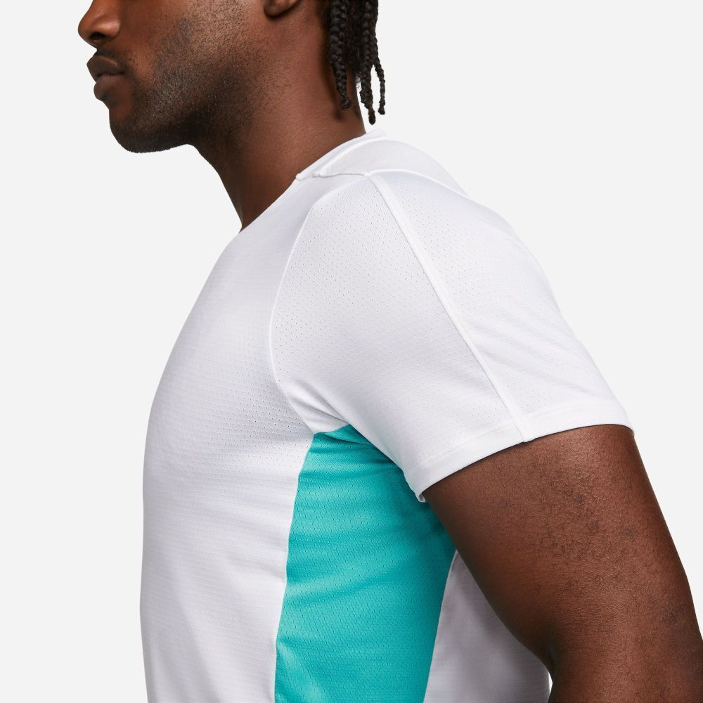 Теннисная футболка Nike Court Dri-Fit Advantage Printed Tennis Top - white/washed teal/black