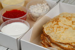 Бокс с блинами и начинками, 50 шт.