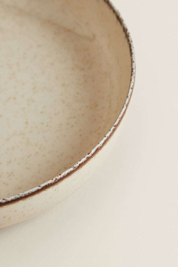 ZARA HOME ФАРФОРОВАЯ СУПОВАЯ ТАРЕЛКА С ОБОДКОМ ПОД СТАРИНУ, СВЕТЛО-БЕЖЕВЫЙ