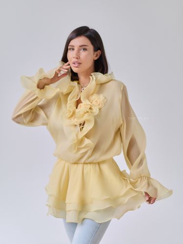 Желтое шифоновое платье-блузка с брошами