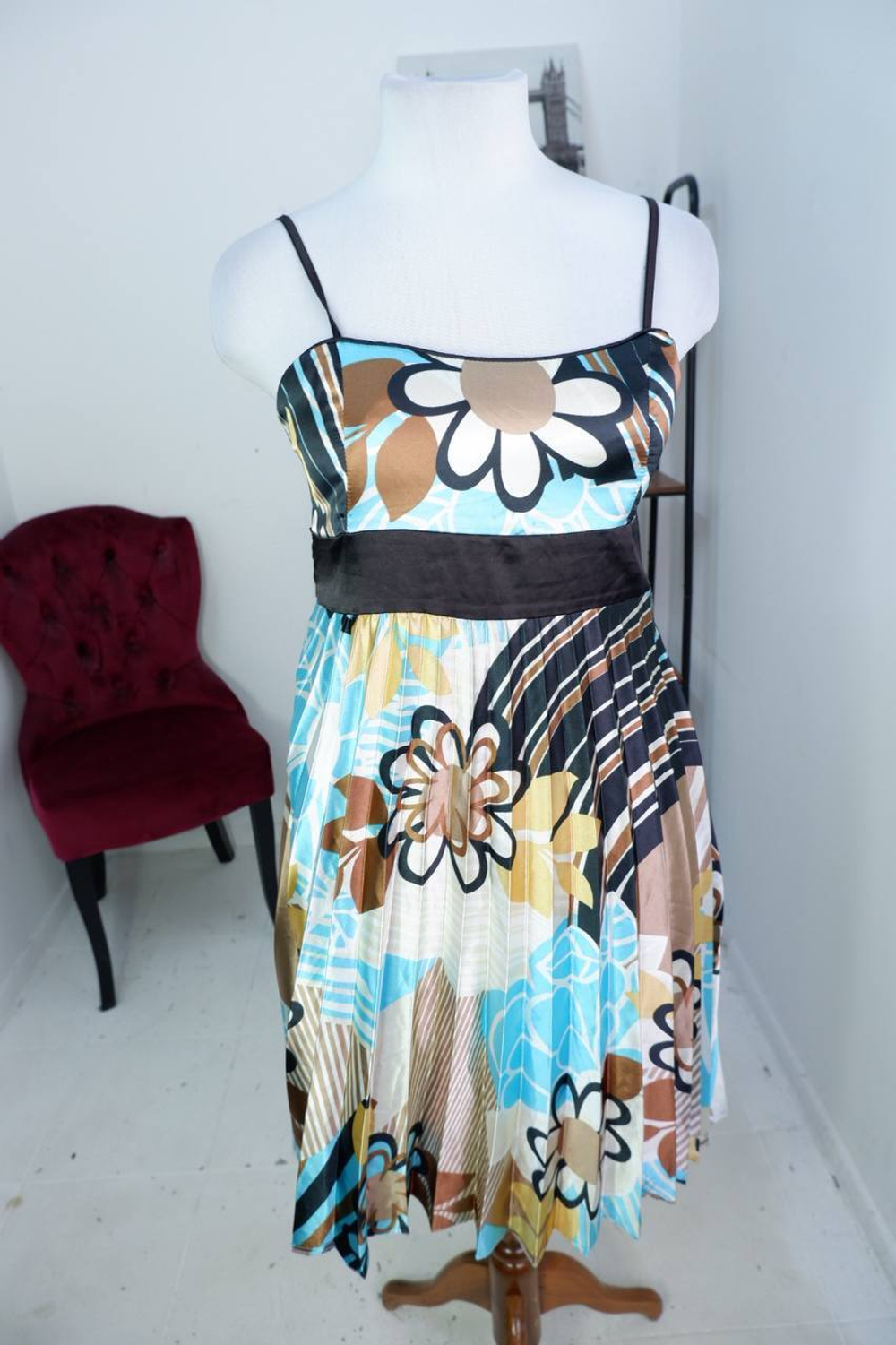 Платье на тонких бретелях, маркировка 40, визуально на 44/46 размер