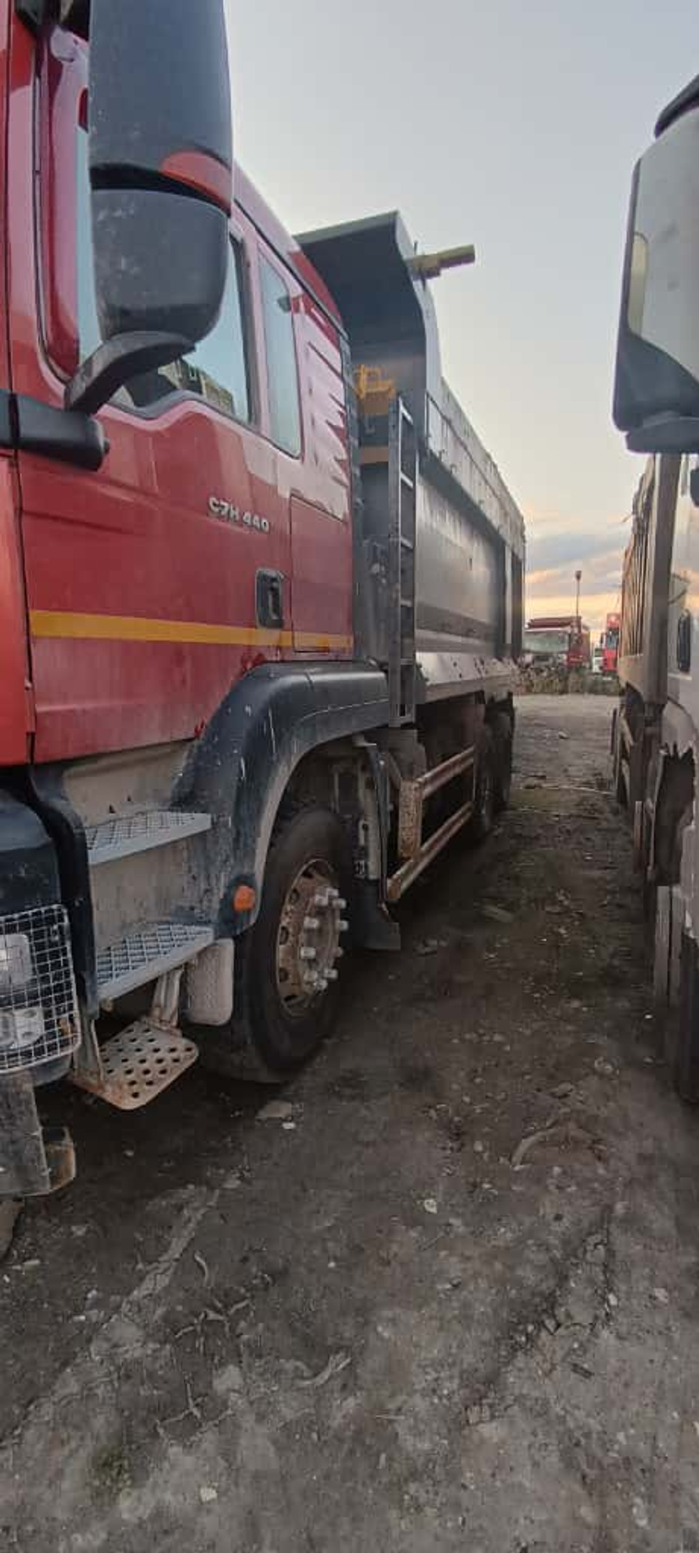 SITRAK C7H 6x4 Самосвал ZZ3256V384ME (Дизельный, 10,5 л, 440 л.с., МТ)