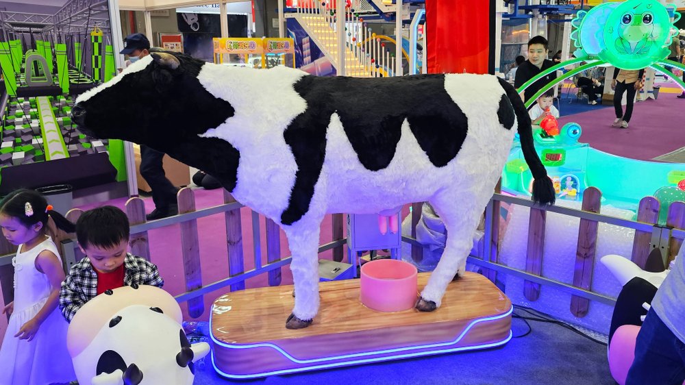 Интерактивная игрушка "Молочная Коровка"