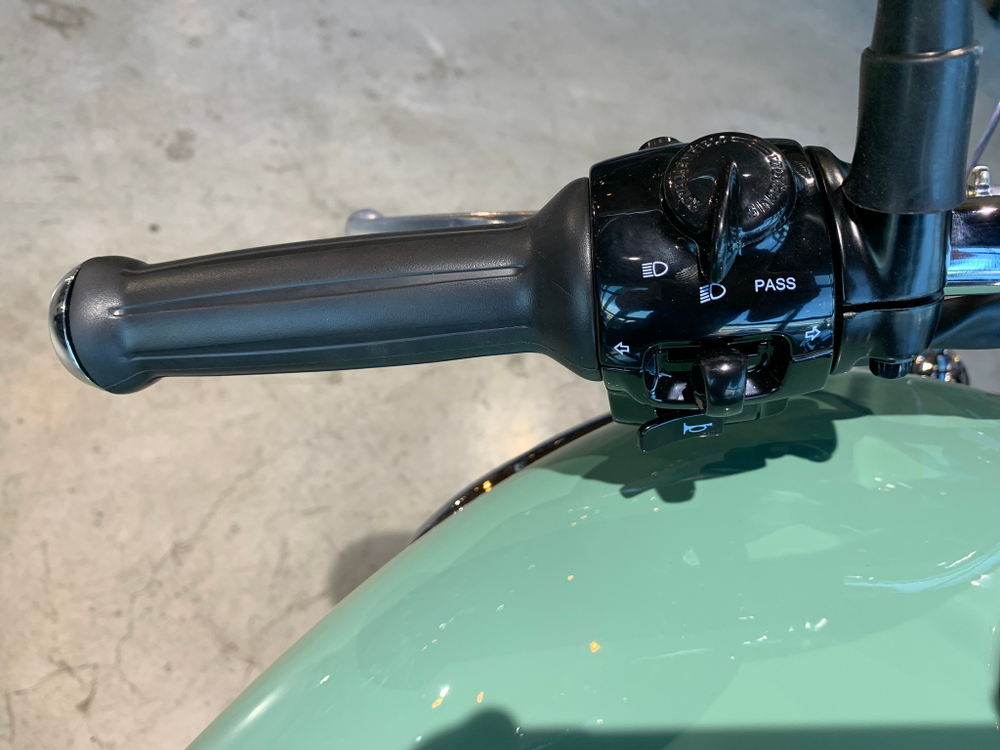 Royal Enfield Meteor 350 Aurora Green