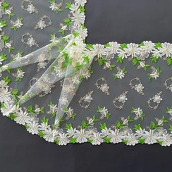 Вышивка на сетке бело-молочная ромашки 23 см