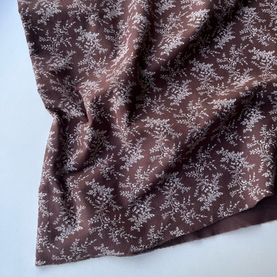 Фланель Грация на шоколадном фоне