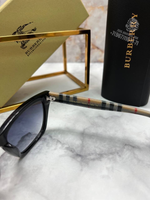 Солнечные очки Burberry