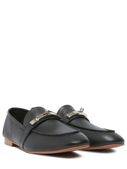 Женские кожаные чёрные лоферы с металлической вставкой