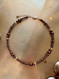 Чокер Тиана из шоколадных бусин