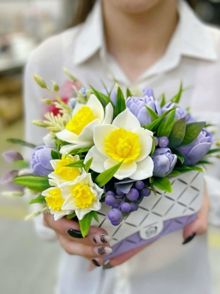 Букет из мыла «Тюльпаны и нарциссы, вайлет»