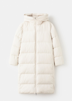 Длинная стеганая куртка с капюшоном