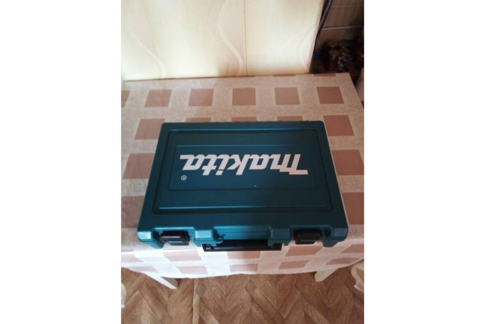 Перфоратор,SDS+,780Вт,3реж,2.7Дж,0-4500у\м,2.6кг,чем,+ набор буров D-00795 Makita HR2470X15