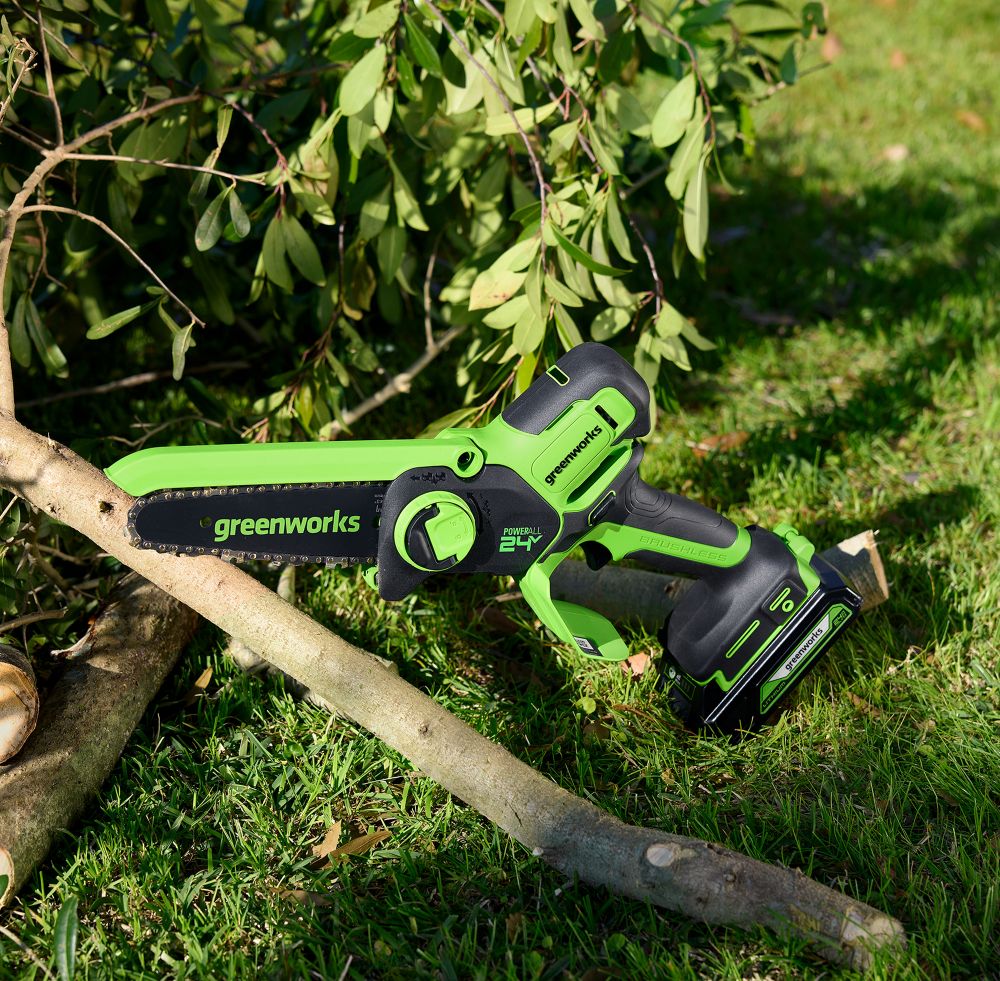 Цепная мини пила аккумуляторная Greenworks GD24CSMNX Арт. 2008707UB, 24V, 15см, бесщеточная, в комплекте АКБ 4 А·ч и ЗУ в сумке