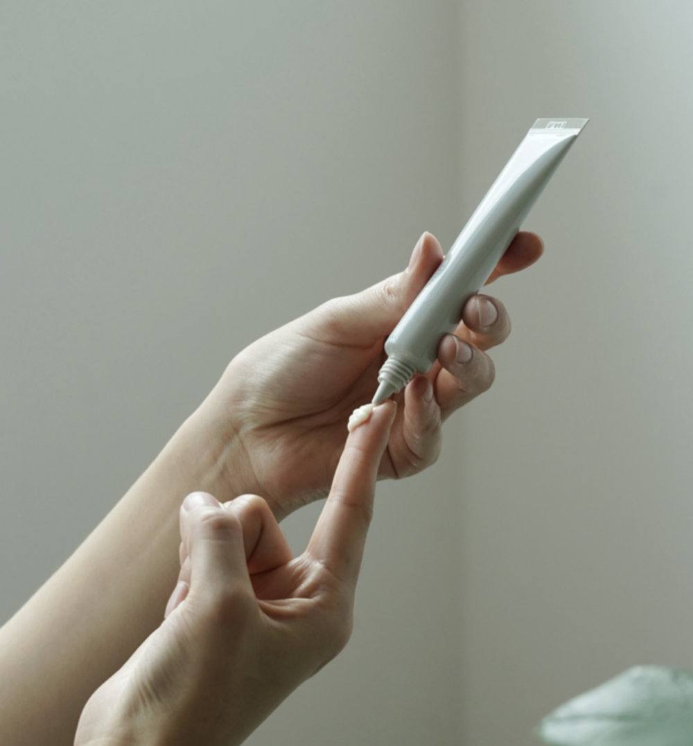 DEAR, KLAIRS Крем для глаз с пептидами Fundamental Nourishing Eye Butter (20 гр)