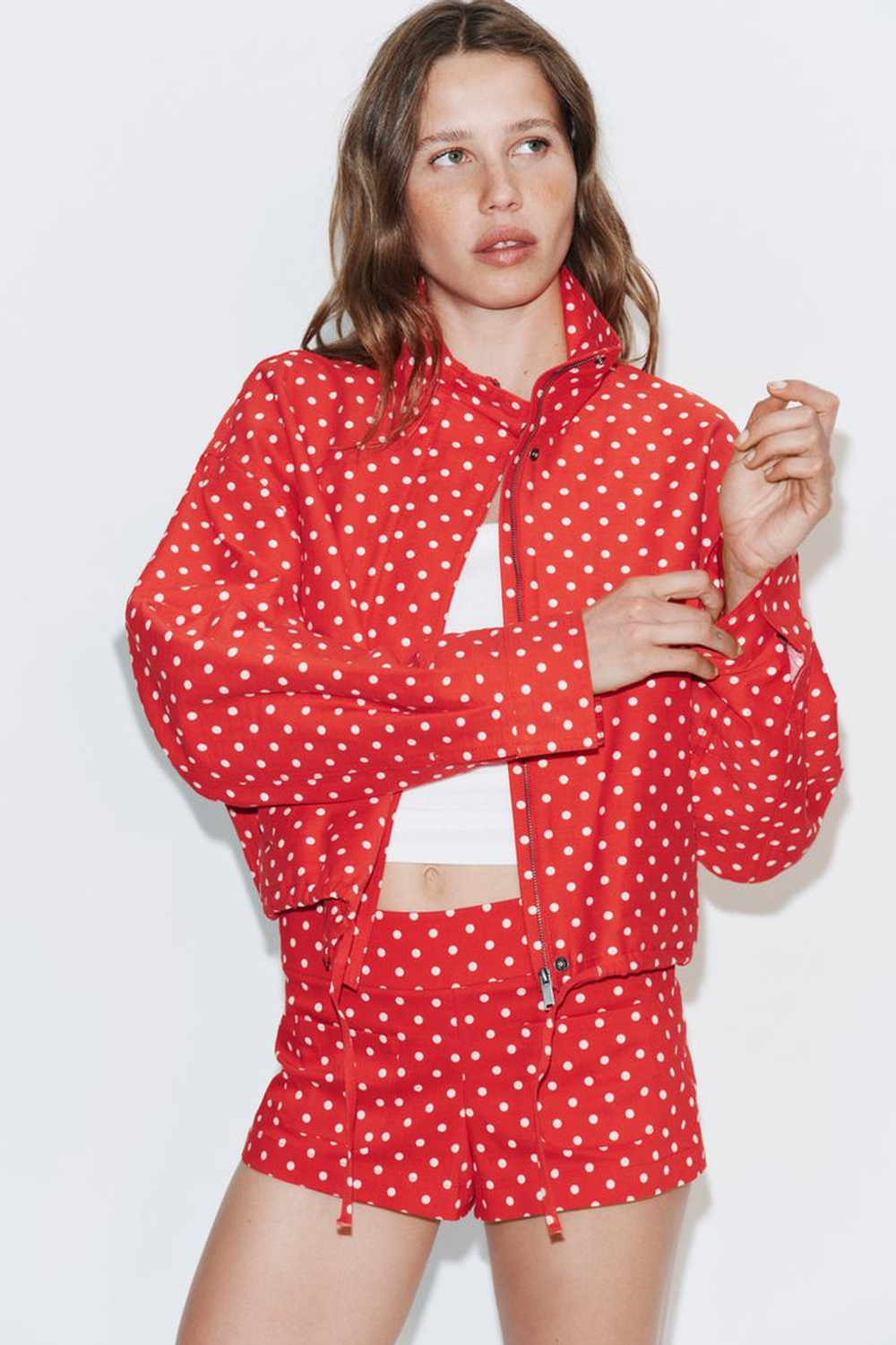 ZARA КУРТКА С РУКАВАМИ «ФОНАРИК» В ГОРОШЕК, КРАСНЫЙ/БЕЛЫЙ