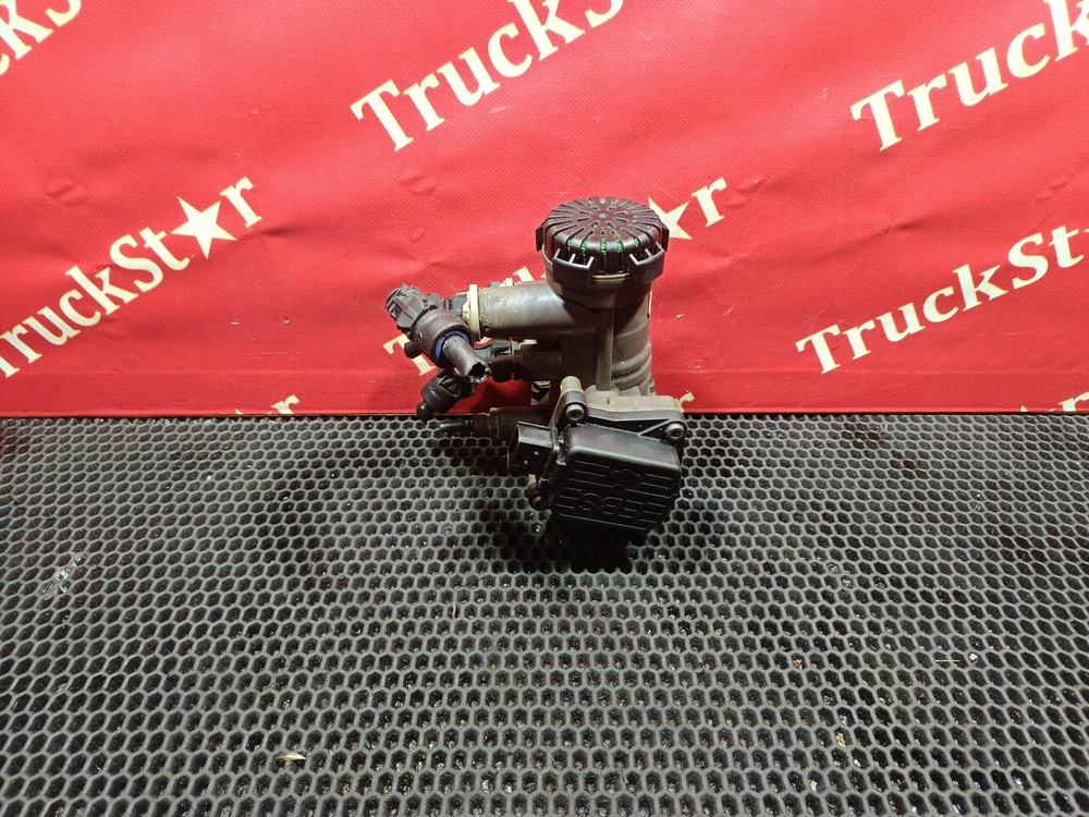 Кран управления тормозами прицепа