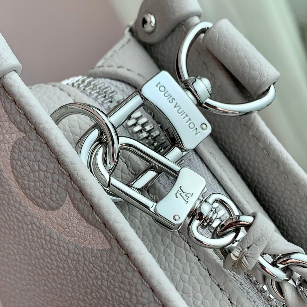 Louis Vuitton Onthego East West