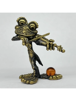 Бронзовая статуэтка на янтаре