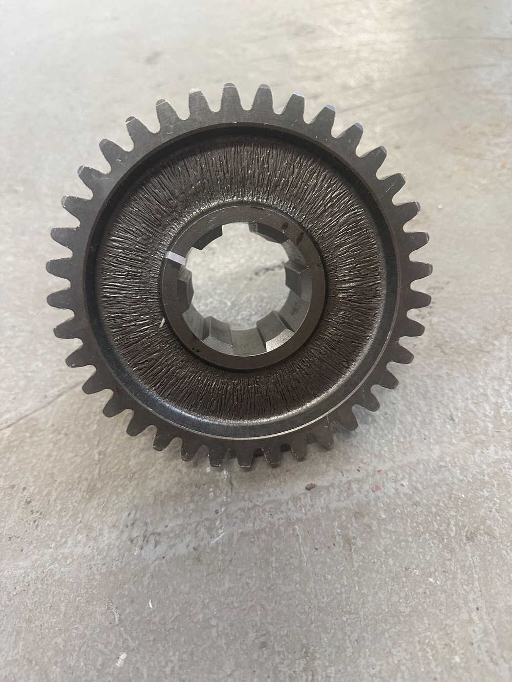 Шестерня передачи к дифференциалу и 3 пер. ведомая (z 17/37)