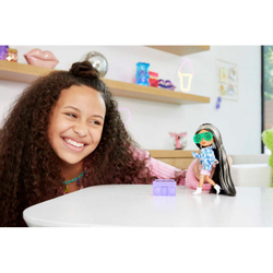 Barbie Extra Minis - Маленькая модная куколка в клетчатой курточке HGP64