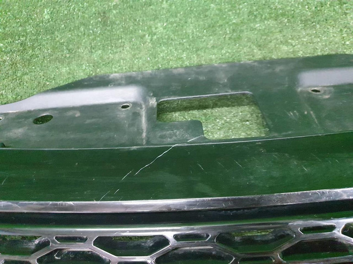 Решетка радиатора Land-Rover Discovery 5 L462 (2016-2021)