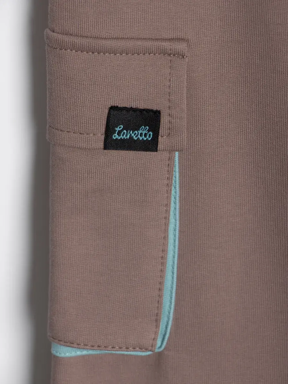 Спортивный костюм для девочки в школу