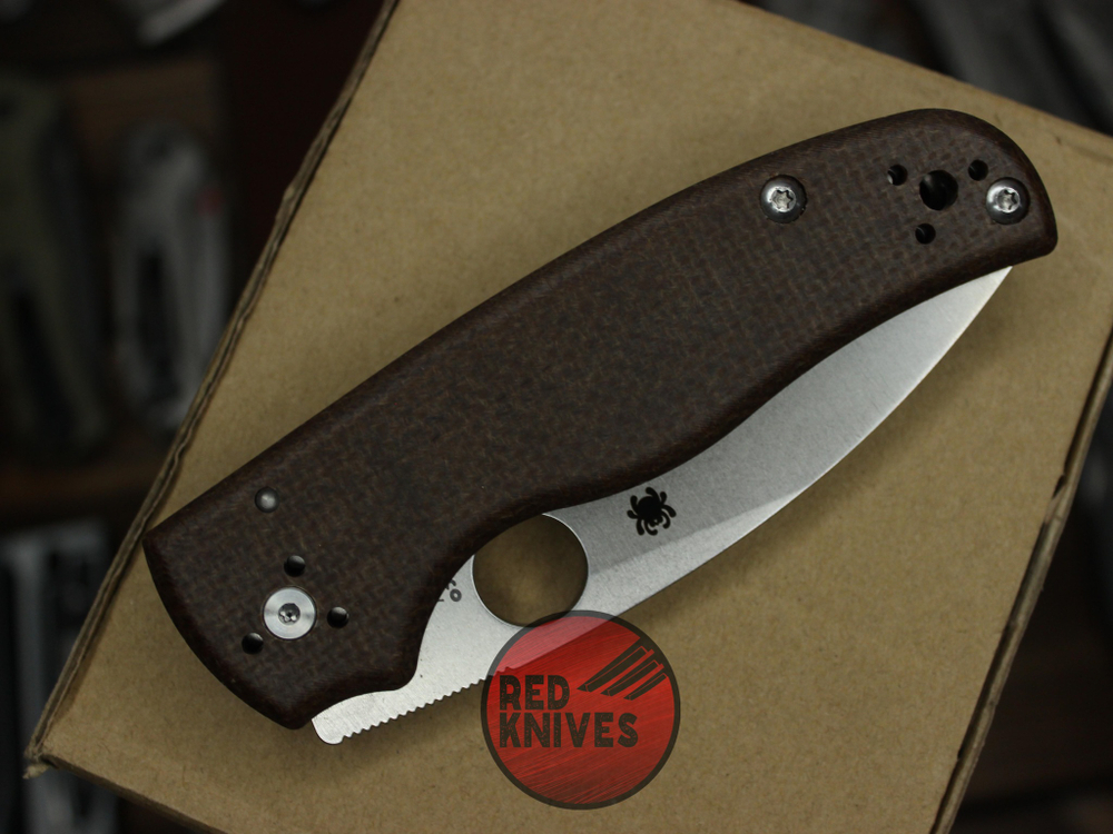 Нож Spyderco Shaman - клинок серрейтор, рукоять микарта