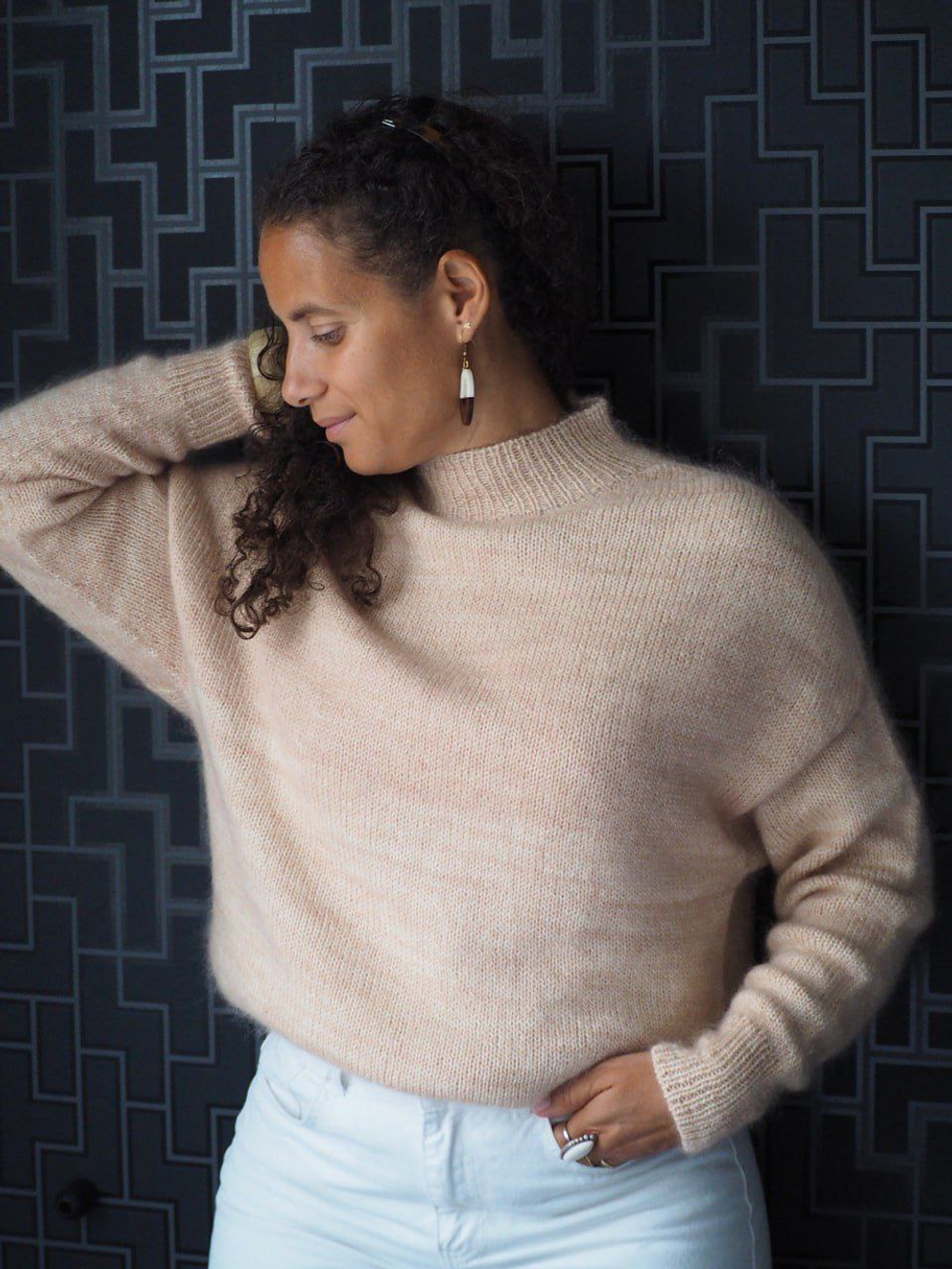 Описание по вязанию свитера спицами "Sefkat"