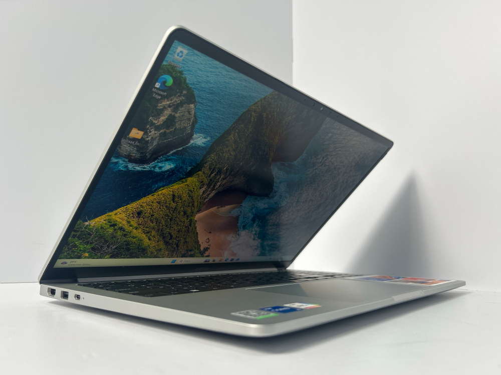 Ноутбук Infinix Inbook Y3 Max (YL613) 16"/Intel Core i5 1235U/RAM 16GB/SSD 512GB/Intel Iris Xe Graphics/1920x1200/IPS/Windows 11/Подсветка кл-ры:LED/серебристый. Состояние: A1