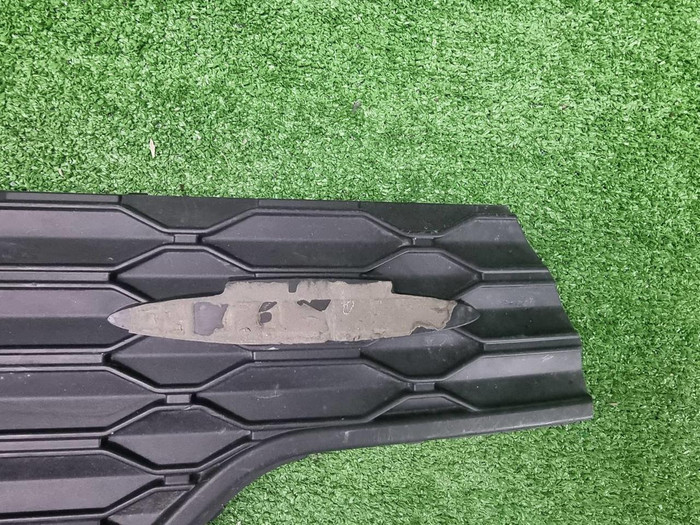 Решетка переднего бампера Mini Hatch F56 (21-24)