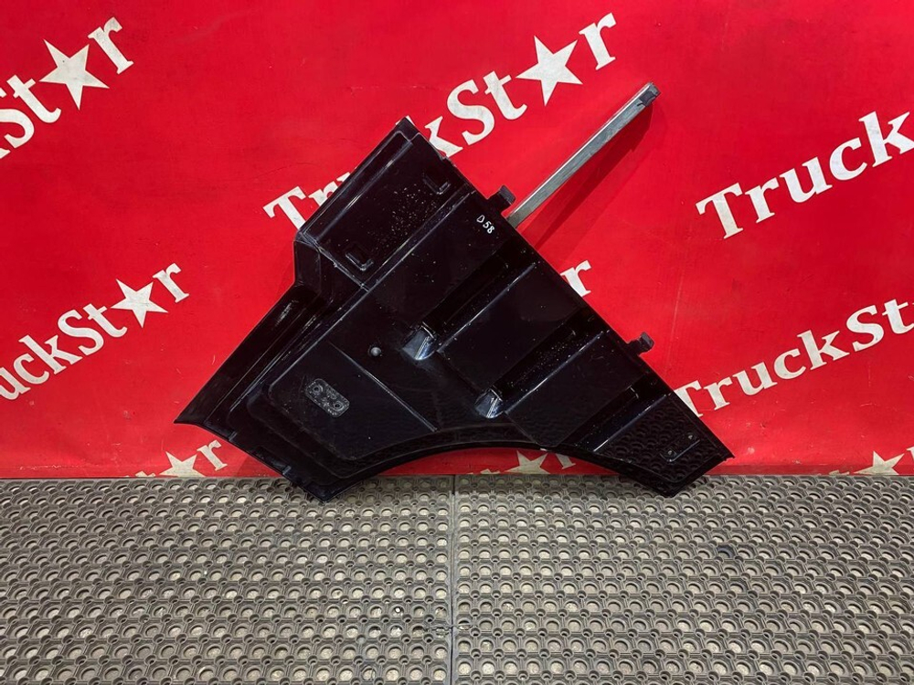 Продолжение двери правой 2019г