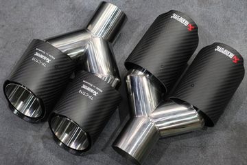 Насадки на глушитель Akrapovic style с карбоном 63/89 двойная пара
