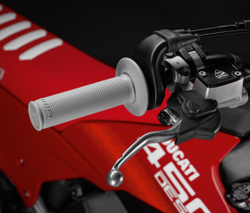 Ducati Performance Рукоятки из резины G089 Desmo 450 MX 96281201AA