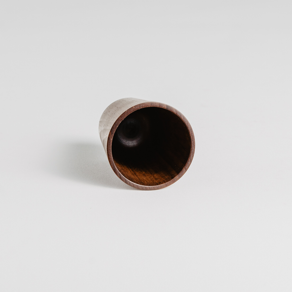 Деревянная рюмка из древесины кедра. R22