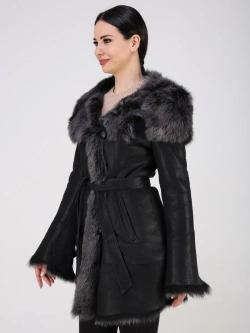 Дубленка зимняя натуральная с капюшоном короткая