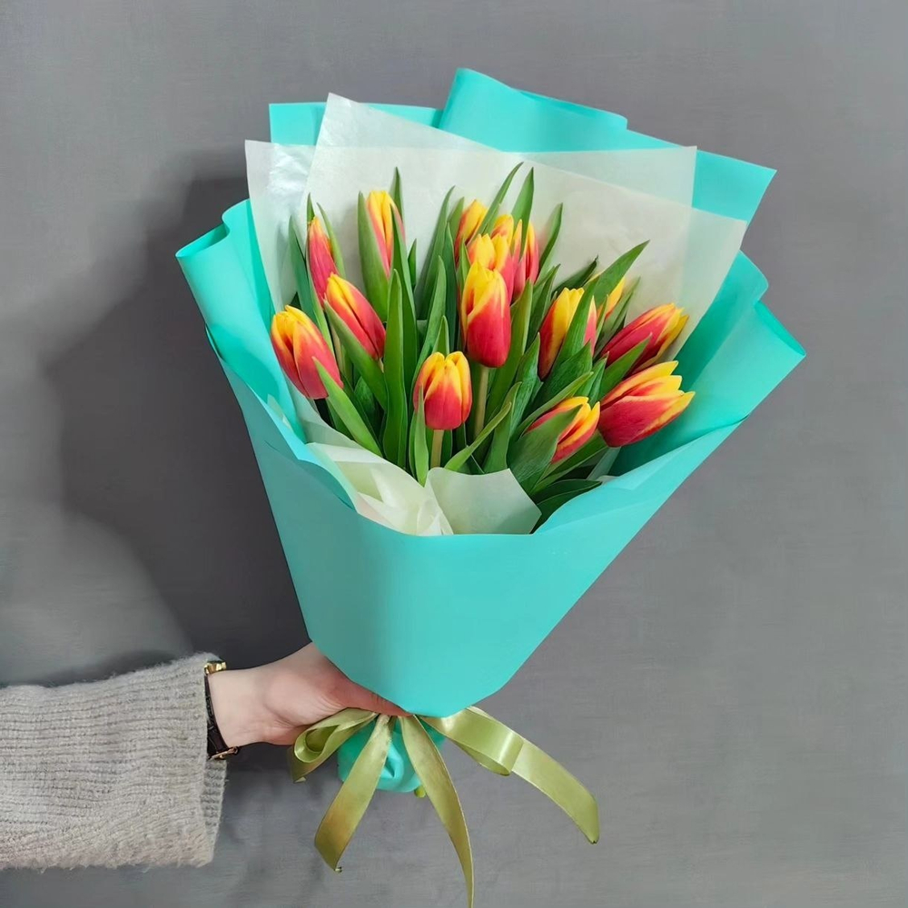 Букет из 15 тюльпанов
