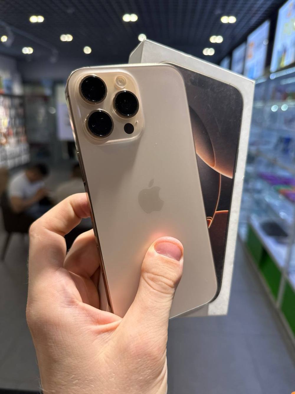 Apple iPhone 16 Pro Max 512Gb Desert Titanium Б/У