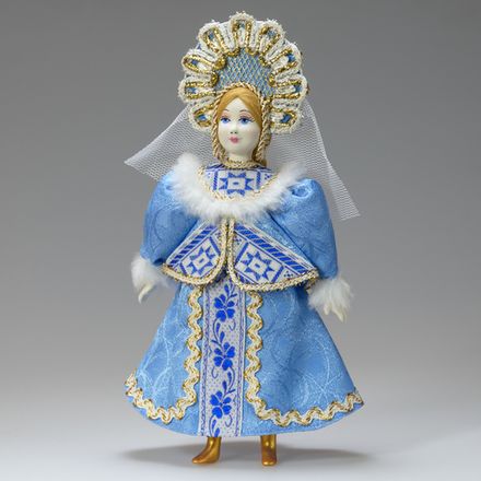 Кукла Снегурочка в кокошнике с фатой