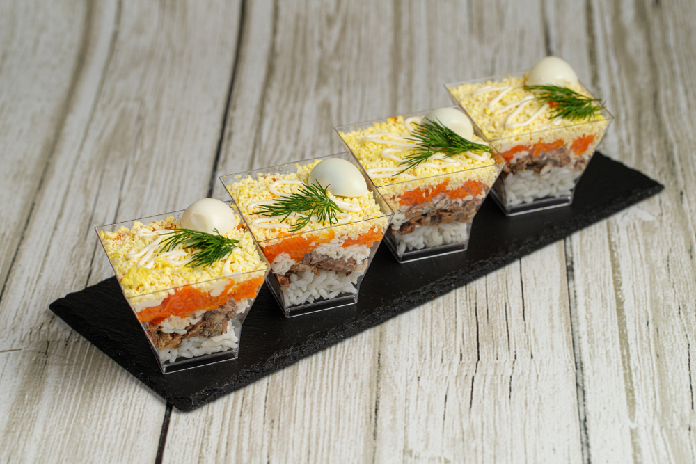 Салат Мимоза с рисом и сыром в пагоде 98гр.