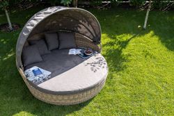 "Стильяно" плетеная кровать круглая, цвет соломенный