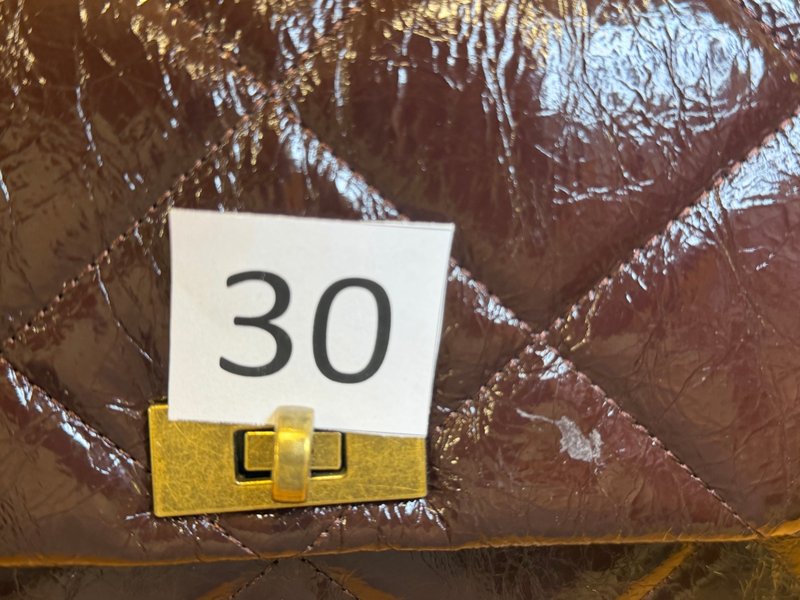 KELLY S горький шоколад - дефект лакового покрытия на крышке 30