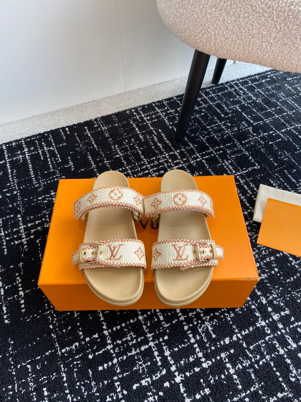 Louis Vuitton Bom Dia Flat Comfort Mule (5 colors)