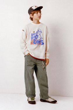 ZARA ФУТБОЛКА С ПРИНТОМ И НАШИВКОЙ, ЭКРЮ