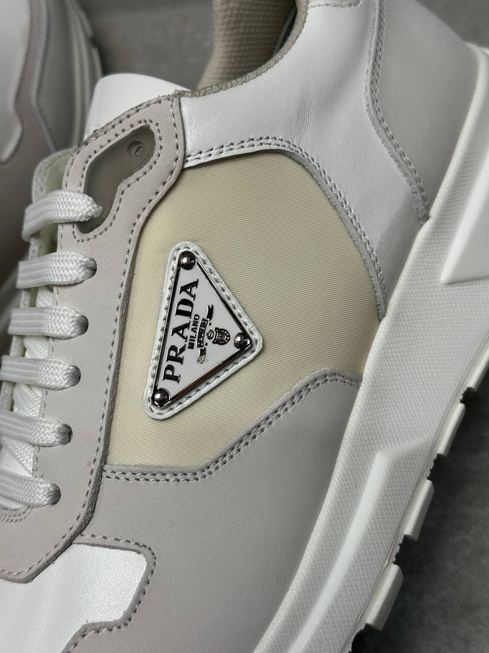 Кроссовки Prada