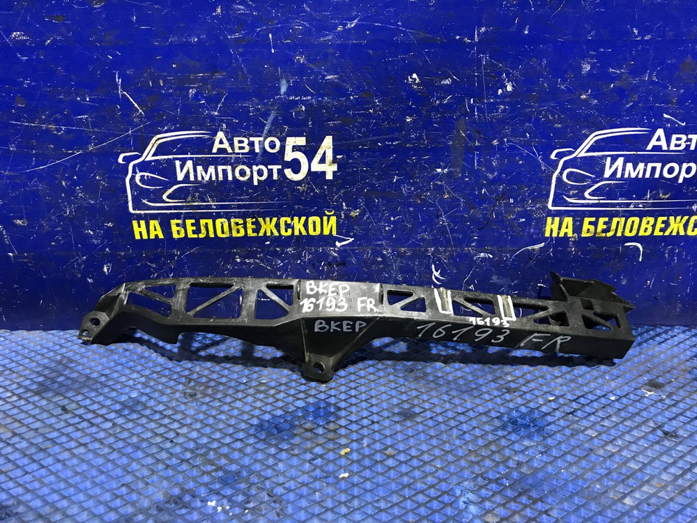 Планка под фару правая MAZDA AXELA 2003-2006